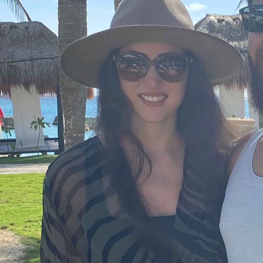 Meet your Posher, Crystal